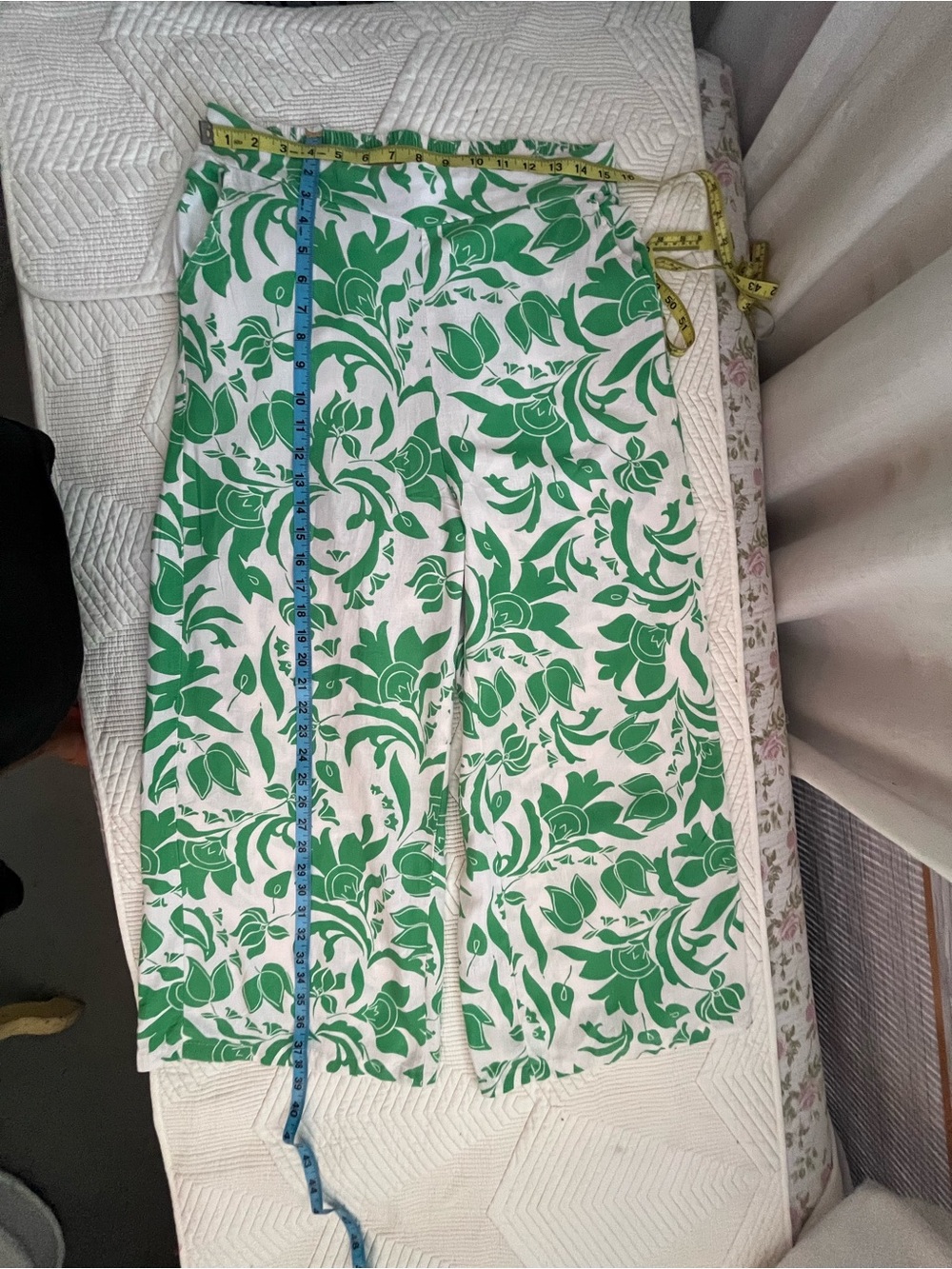 wide legs cropped linen blend pants.green paisley on white L - Picture 8 of 9